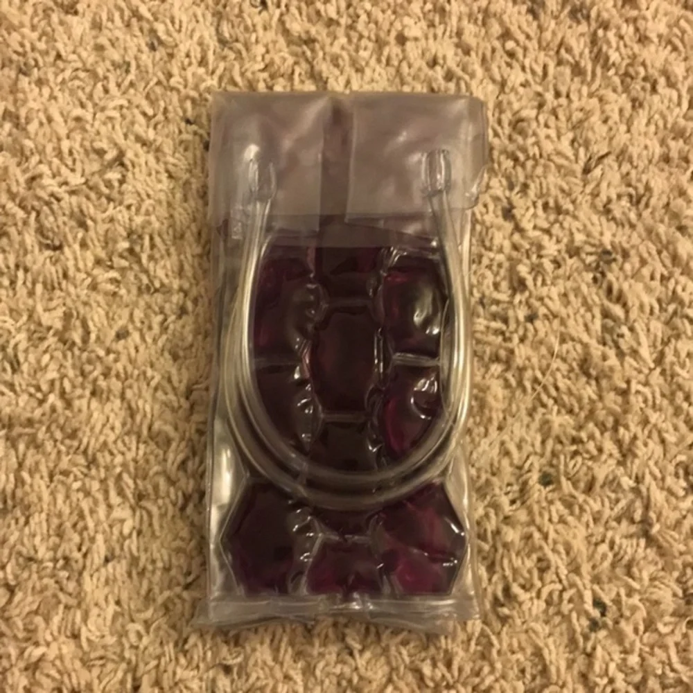 Brand new insulated purple wine bottle bag with handles